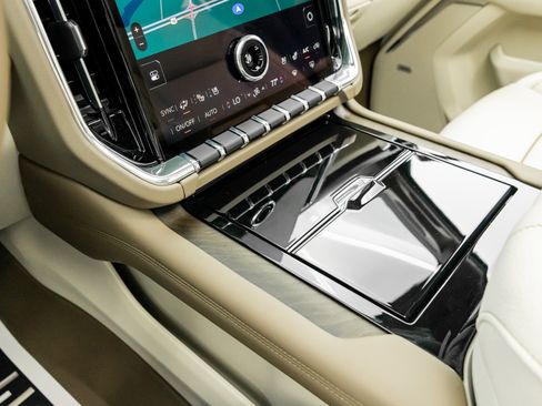 Used 2025 GMC Yukon Denali w/ Denali Reserve Package image 50