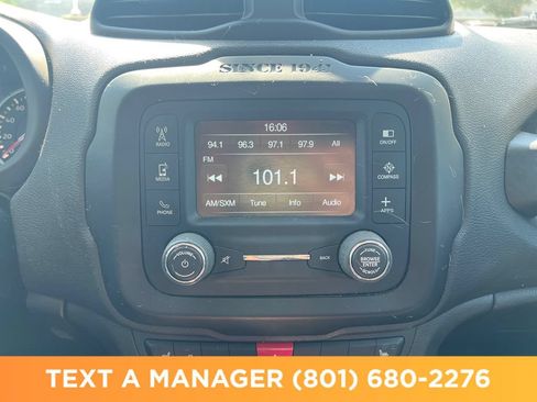 Used 2017 Jeep Renegade Trailhawk w/ Popular Equipment Group AWD/4WD image 19