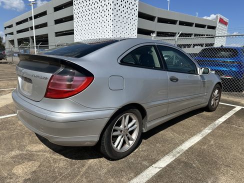 Used 2002 Mercedes-Benz C 230 Coupe image 4