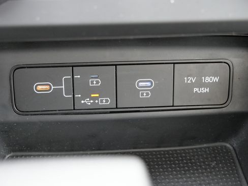 Certified 2025 Hyundai Tucson SE image 28