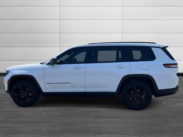 Used 2025 Jeep Grand Cherokee L Limited w/ Black Appearance Package AWD/4WD image 6