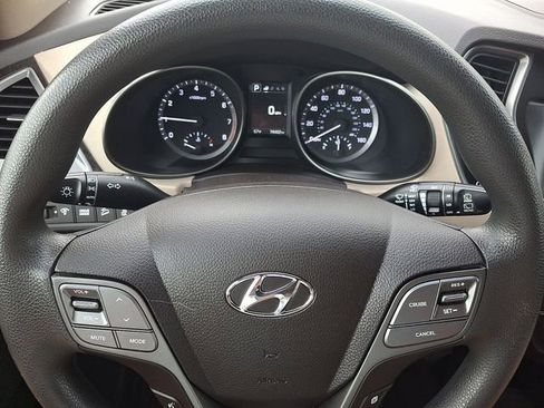 Used 2018 Hyundai Santa Fe SE AWD/4WD image 20