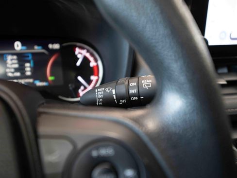 Used 2024 Toyota RAV4 XLE w/ Convenience Package FWD image 14