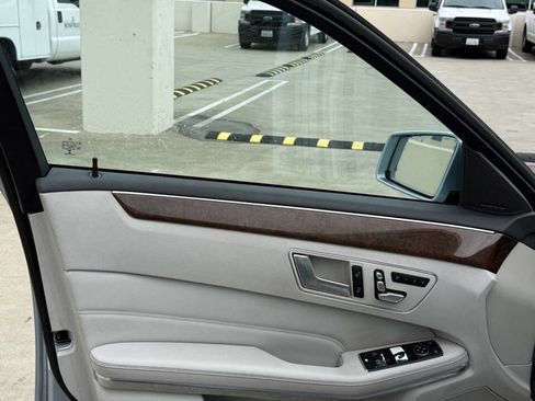Used 2014 Mercedes-Benz E 350 Sedan image 36