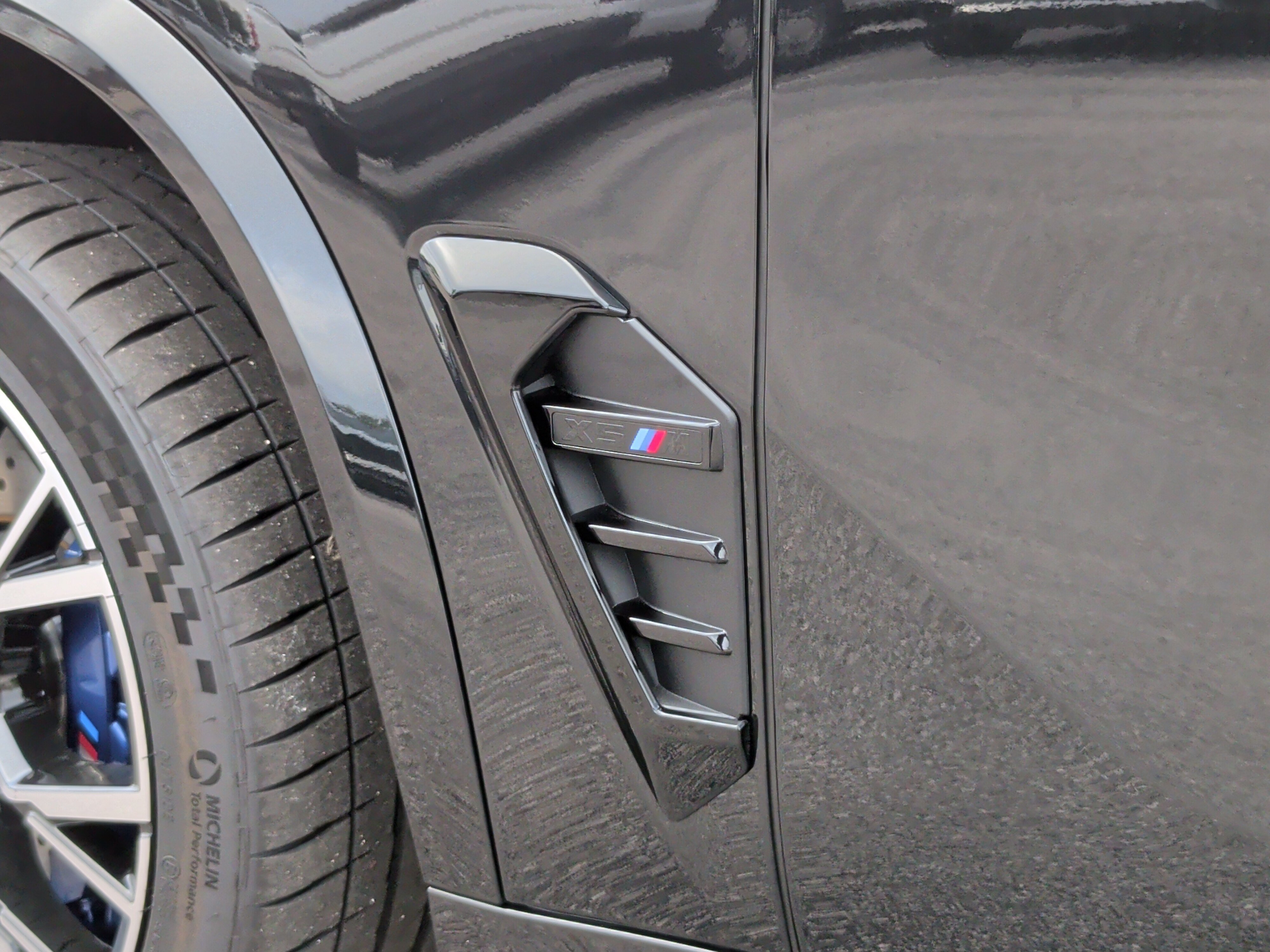 New 2026 BMW X5 M Competition w/ Executive Package AWD/4WD image 12