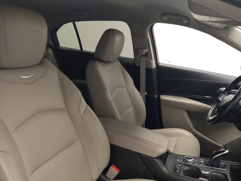 Used 2020 Cadillac XT4 Luxury w/ Cold Weather Package FWD image 21