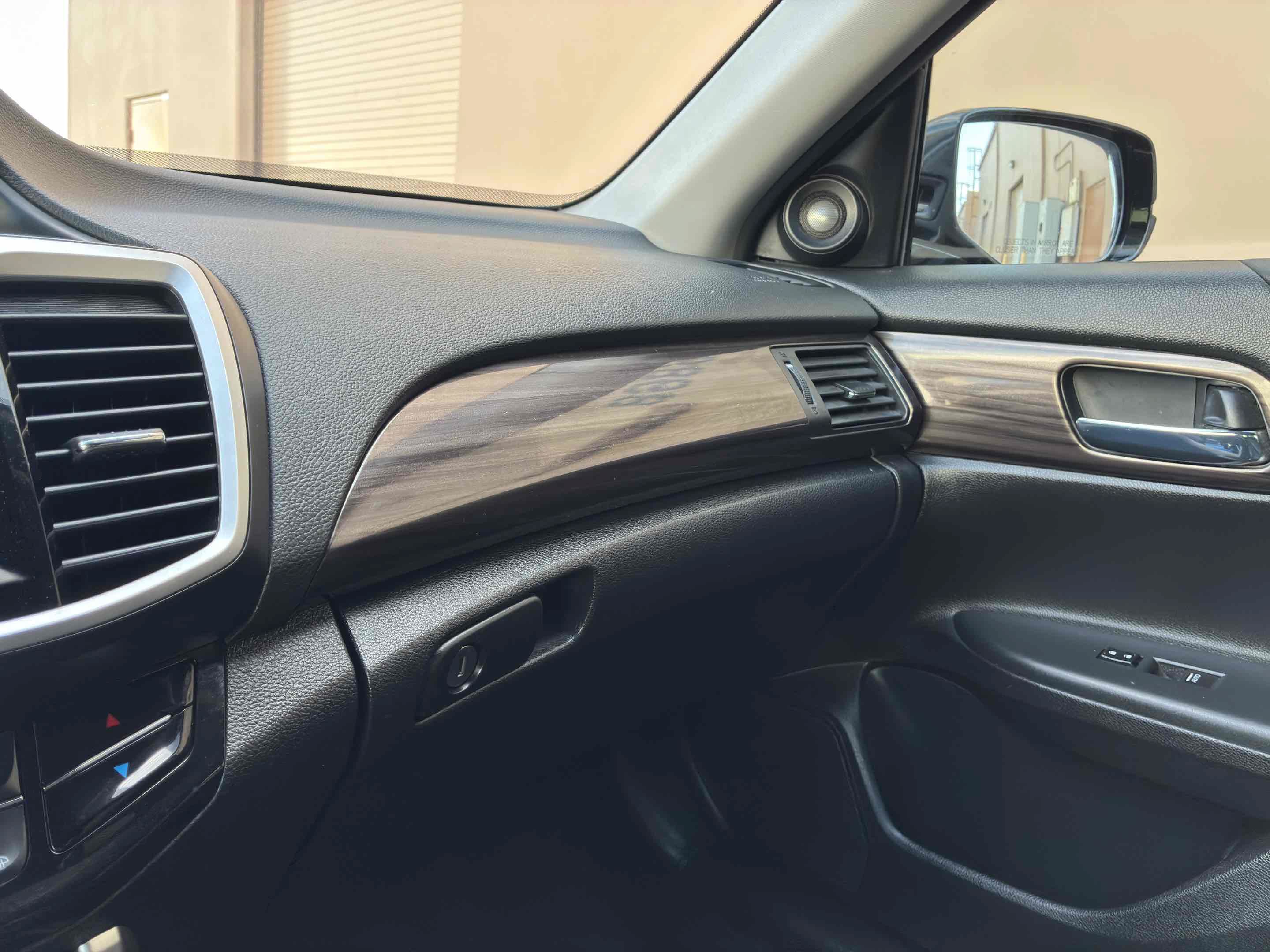 Used 2017 Honda Accord EX-L image 27