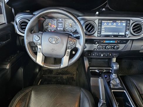 Used 2020 Toyota Tacoma 2WD Double Cab image 33