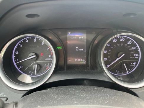 Used 2018 Toyota Camry SE w/ Moonroof Package FWD image 7