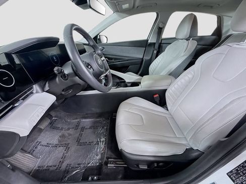 Used 2025 Hyundai Elantra Limited FWD image 22