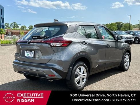 Used 2025 Nissan Kicks Play S image 2