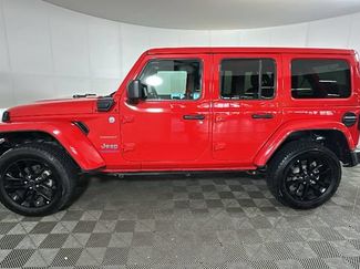 Used 2024 Jeep Wrangler Unlimited Sahara AWD/4WD video 5