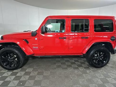 Used 2024 Jeep Wrangler Unlimited Sahara AWD/4WD image 5