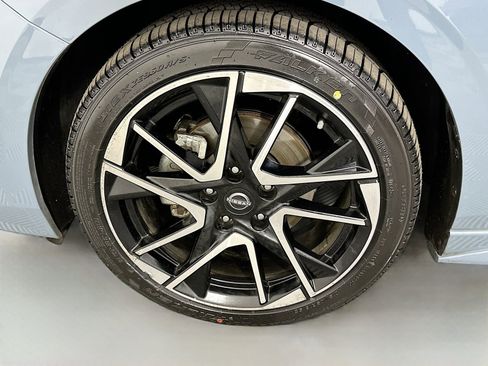 Used 2024 Nissan Sentra SR w/ SR Premium Package FWD image 33