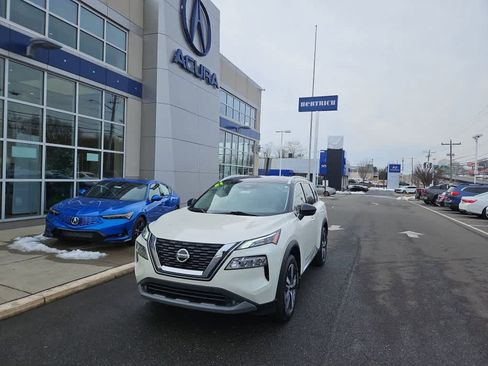 Used 2021 Nissan Rogue SL image 1