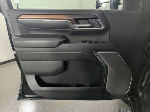 Used 2024 GMC Sierra 2500 Denali w/ Denali Reserve Package image 9