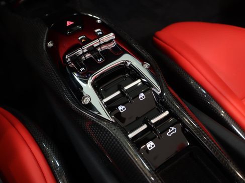 Used 2025 Ferrari 296 GTS RWD image 33