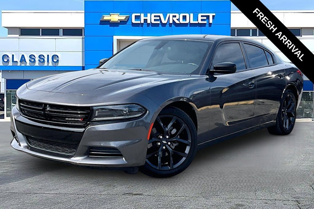 Used 2023 Dodge Charger SXT w/ Blacktop Package RWD image 2