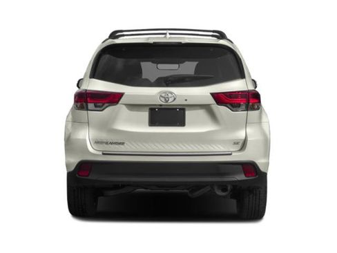 Used 2019 Toyota Highlander XLE AWD/4WD image 5