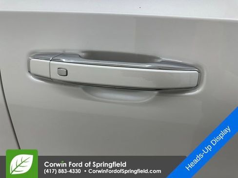 Used 2023 GMC Yukon Denali image 9