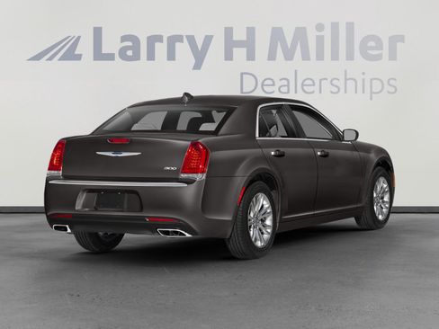 Used 2022 Chrysler 300 S image 3