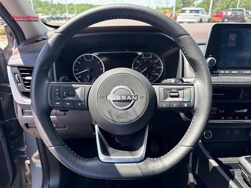 Used 2023 Nissan Rogue SV w/ SV Premium B Package FWD image 21
