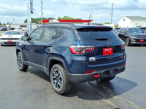 New 2026 Jeep Compass Trailhawk w/ Trailer Tow Group AWD/4WD image 4