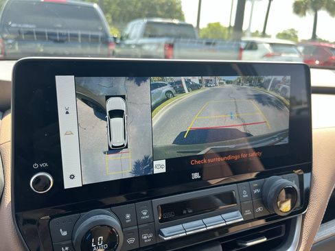 Used 2025 Toyota Grand Highlander AWD image 25