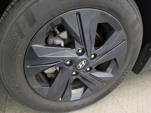 Used 2023 Hyundai Elantra Blue FWD image 31