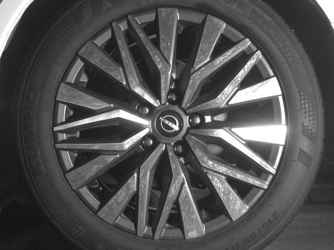 Used 2025 Nissan Altima 2.5 SV FWD image 14