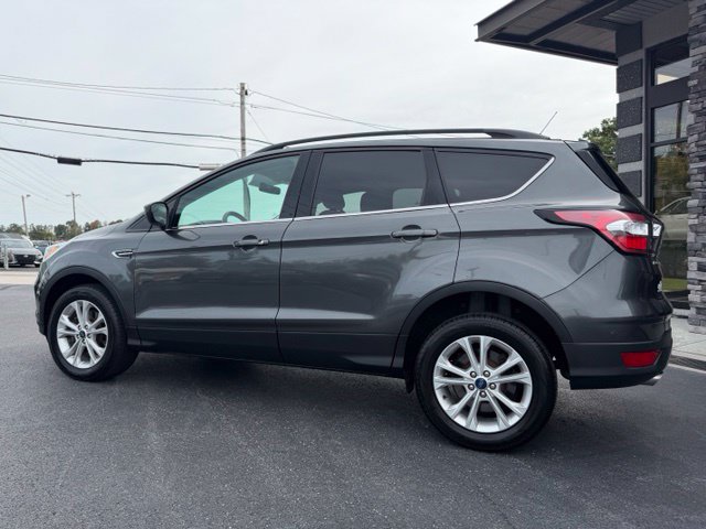 Used 2018 Ford Escape SE w/ SE Sync 3 Package AWD/4WD image 17