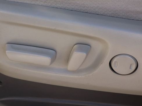 Used 2017 Toyota Sienna LE image 18