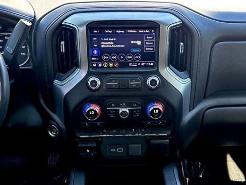 Used 2021 GMC Sierra 1500 Elevation w/ Preferred Package image 24