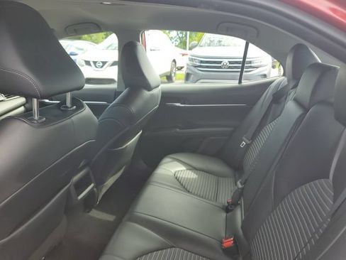 Used 2022 Toyota Camry SE FWD image 8