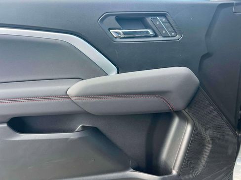 Used 2025 Chevrolet Colorado Z71 w/ Technology Package image 19
