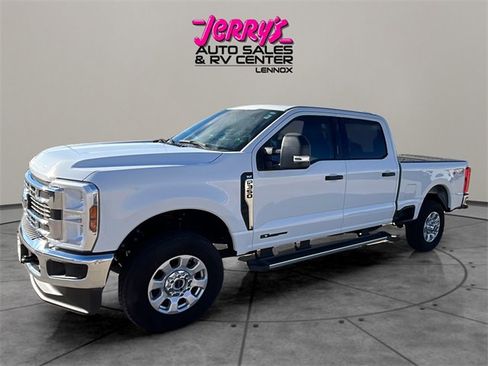 Used 2024 Ford F350 XLT w/ FX4 Off-Road Package image 10