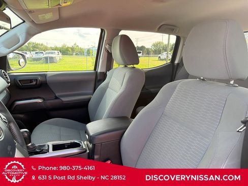 Used 2018 Toyota Tacoma SR5 RWD image 10