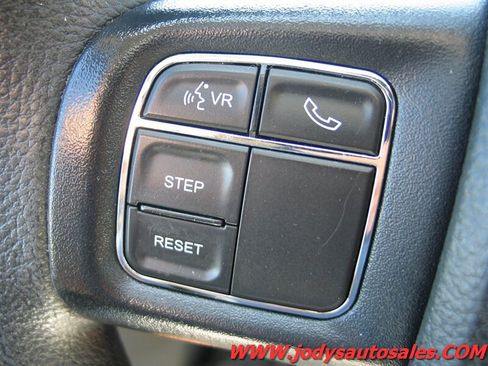 Used 2018 Dodge Grand Caravan SE w/ UConnect Hands-Free Group FWD image 9