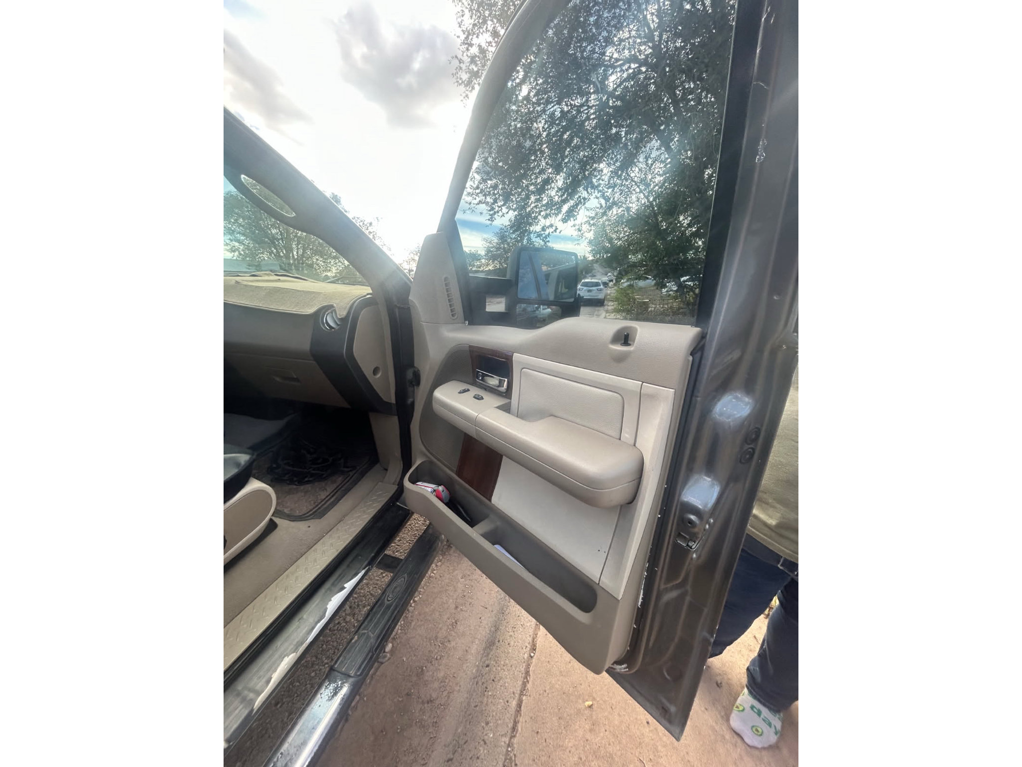 Used 2004 Ford F150 XLT AWD/4WD image 4