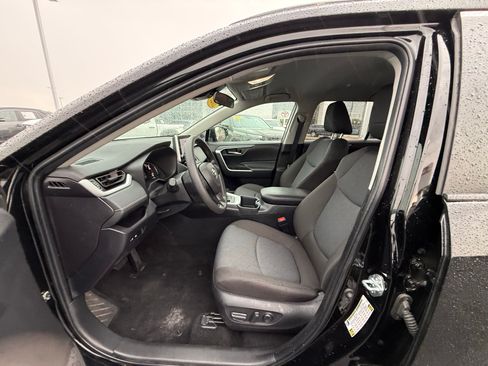 Certified 2025 Toyota RAV4 XLE AWD/4WD image 13