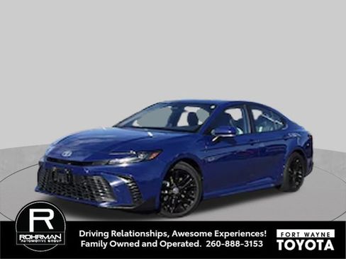 Used 2025 Toyota Camry SE FWD image 4