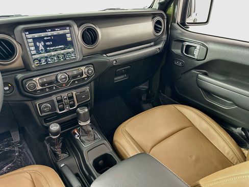 Used 2023 Jeep Gladiator Sport AWD/4WD image 22