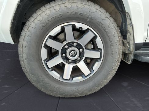 Used 2022 Toyota 4Runner TRD Off-Road Premium AWD/4WD image 14