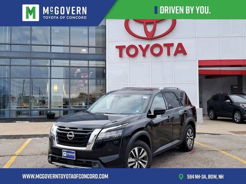 Used 2022 Nissan Pathfinder SL image 1