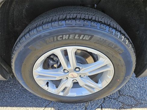 Used 2022 GMC Terrain SLE w/ Driver Convenience Package image 14