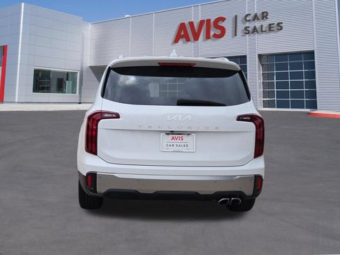 Used 2025 Kia Telluride S FWD image 5