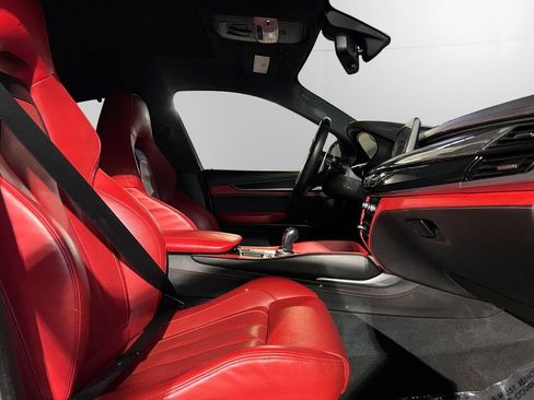 Used 2016 BMW X6 M image 15
