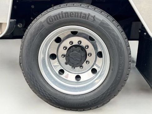 New 2026 Ford F450 XLT w/ XLT Value Package AWD/4WD image 17