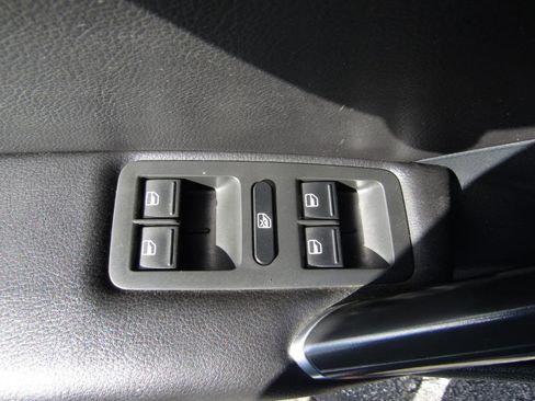 Used 2020 Volkswagen Passat 2.0T R-Line image 11