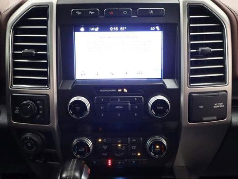 Certified 2019 Ford F150 Platinum w/ Equipment Group 701A Luxury image 36